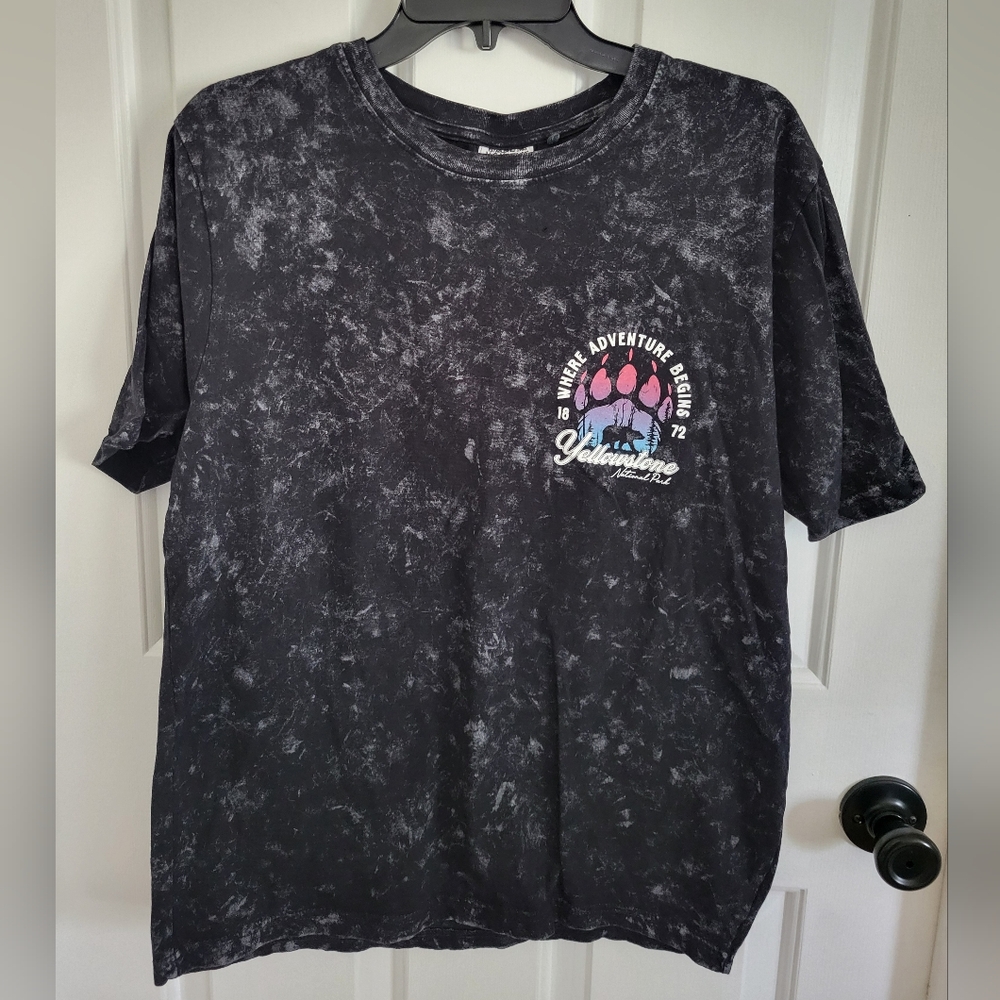 Yellowstone National Park T-Shirt Black Acid Wash Bear Paw Graphic Women's Med - Picture 2 of 4